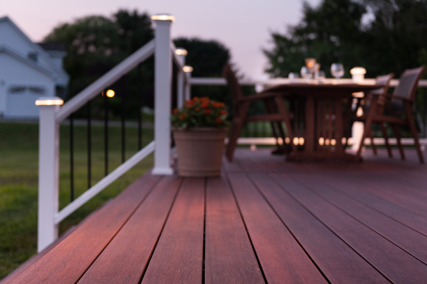 Fiberon 4-in x 4-in 25-Lumen 0.3-Watt Alpine Low Voltage Hardwired LED Outdoor Post Cap Light (3000 K)