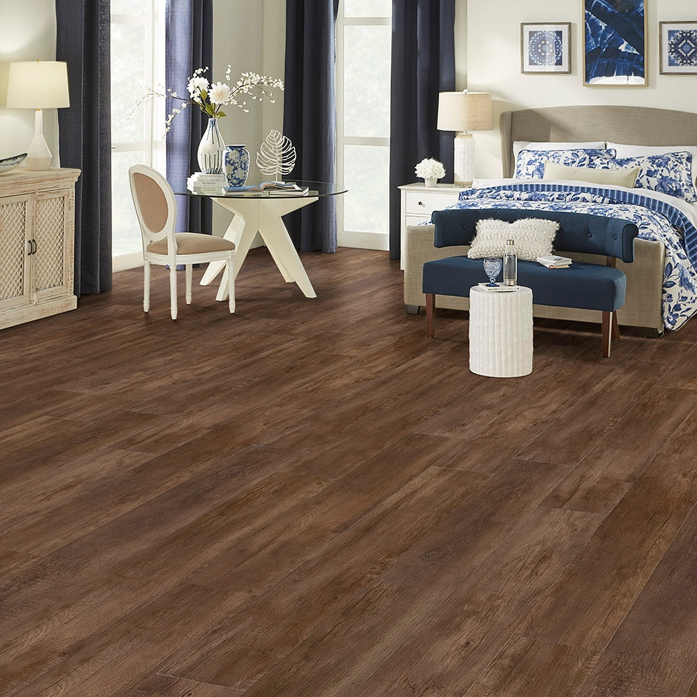 Pergo DuraCraft Marsala Oak XL Brown Waterproof Vinyl Plank
