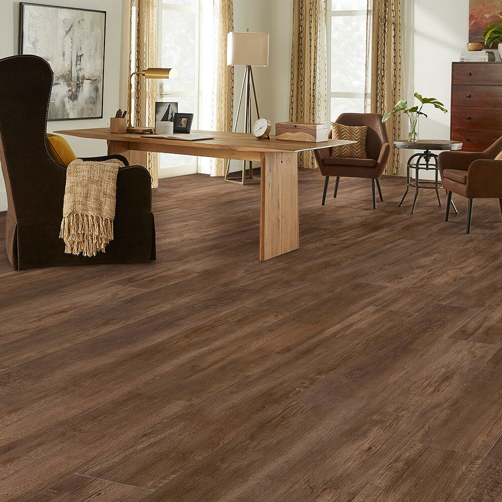 Pergo DuraCraft Marsala Oak XL Brown Waterproof Vinyl Plank