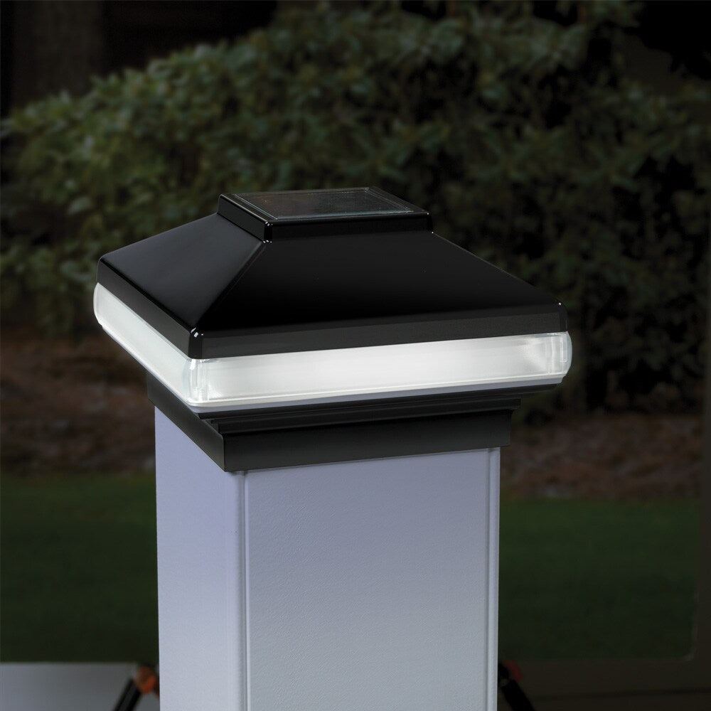 Deckorators 4-in x 4-in 5-Lumen 1-Watt Black Battery-operated LED Outdoor Post Cap Light (6500 K)