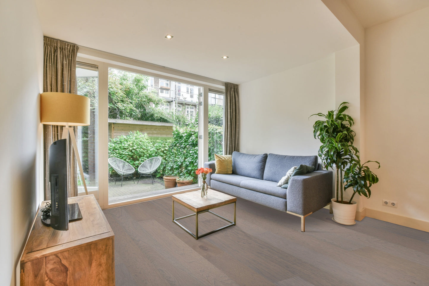 Shaw Hickory Wilmington hardwood flooring — view 9