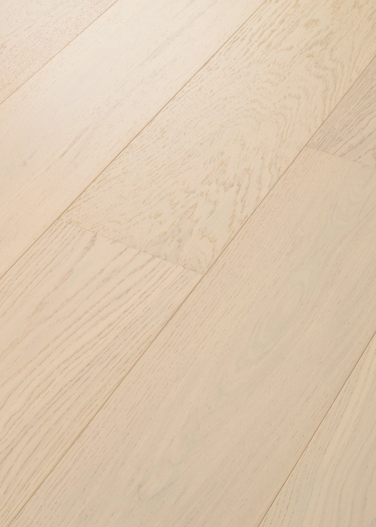 Shaw White oak Sevilla hardwood flooring — surface grain detail