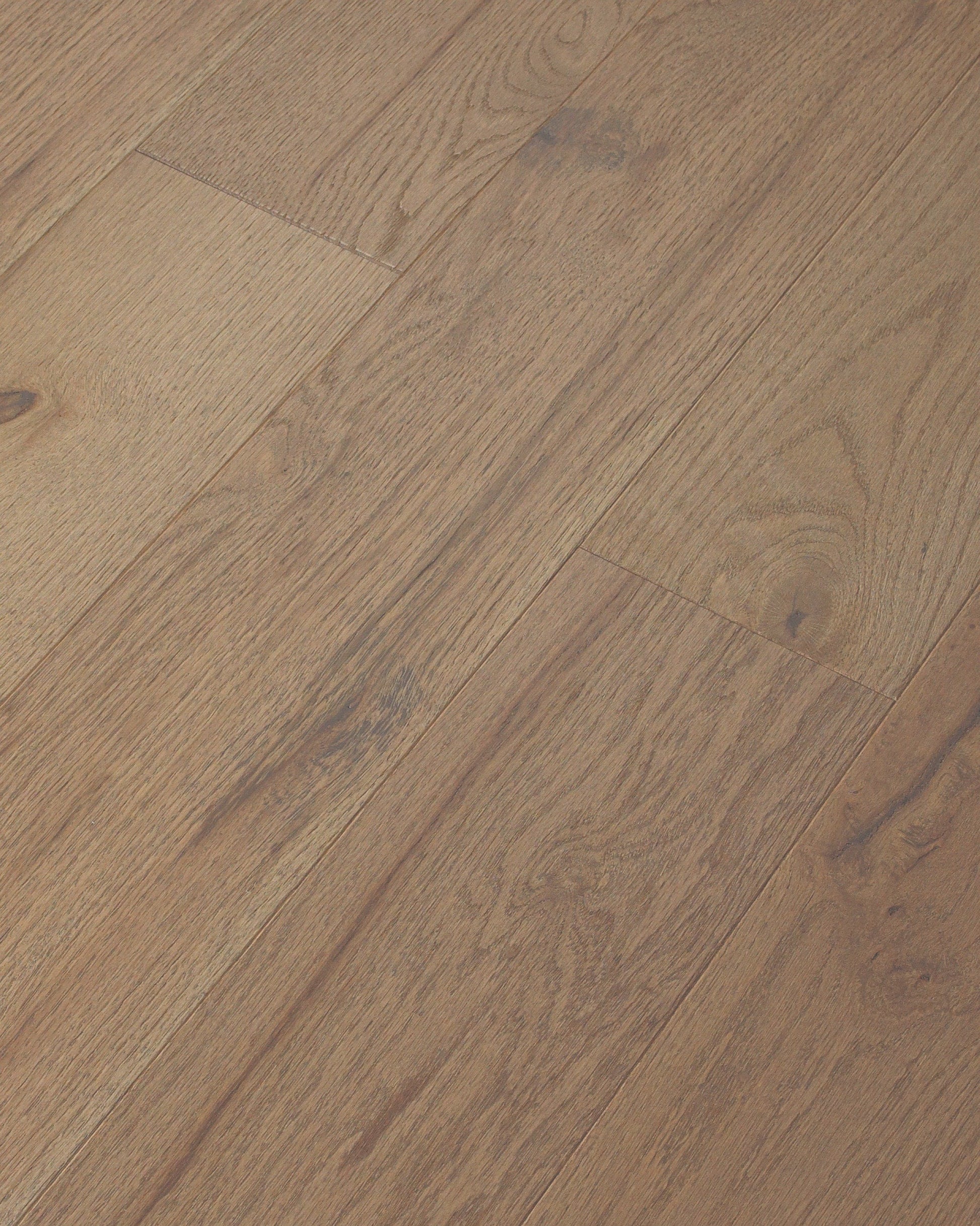 Shaw Oak Knox hardwood flooring — color and finish detail