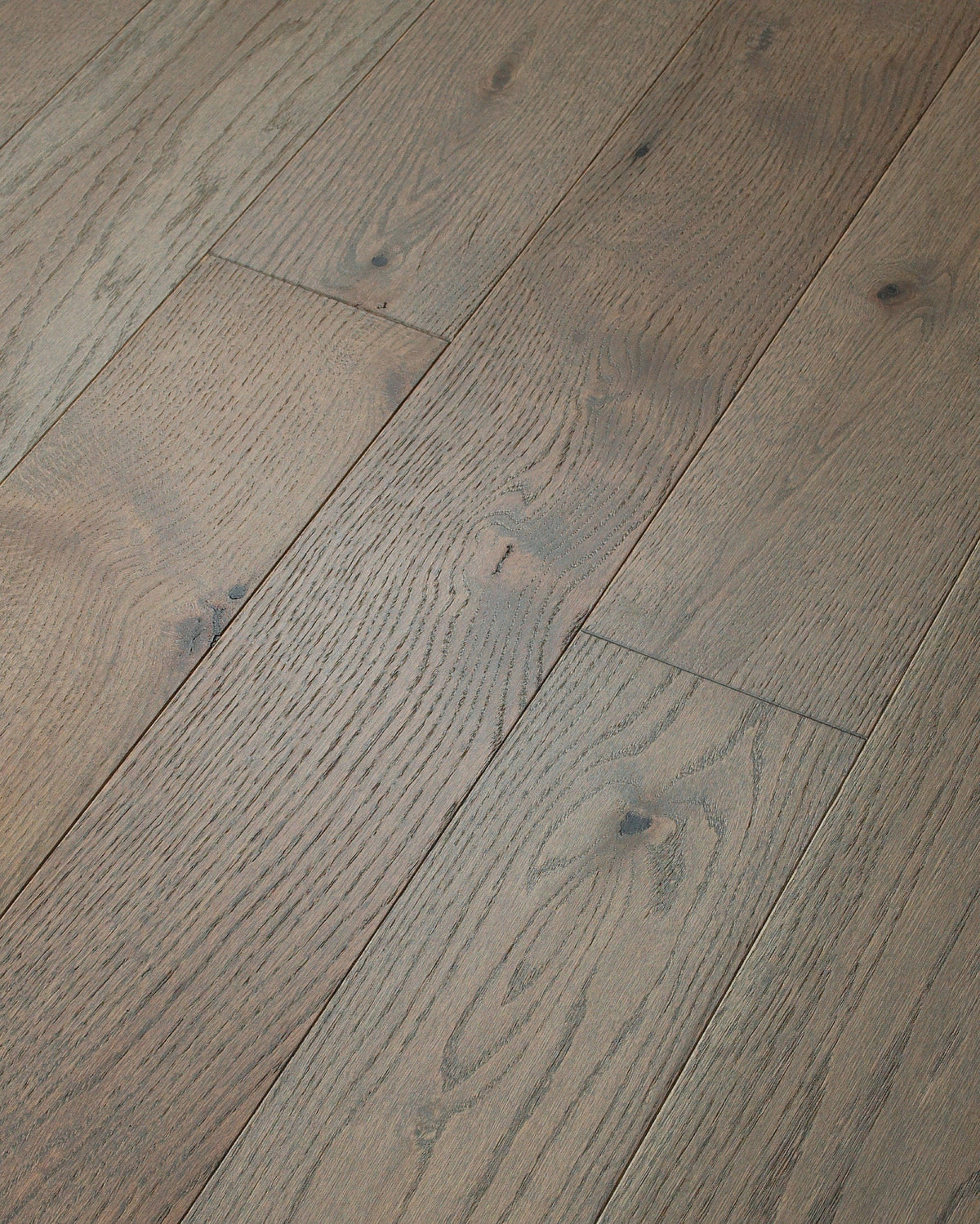 Shaw Oak Kaius hardwood flooring — color and finish detail