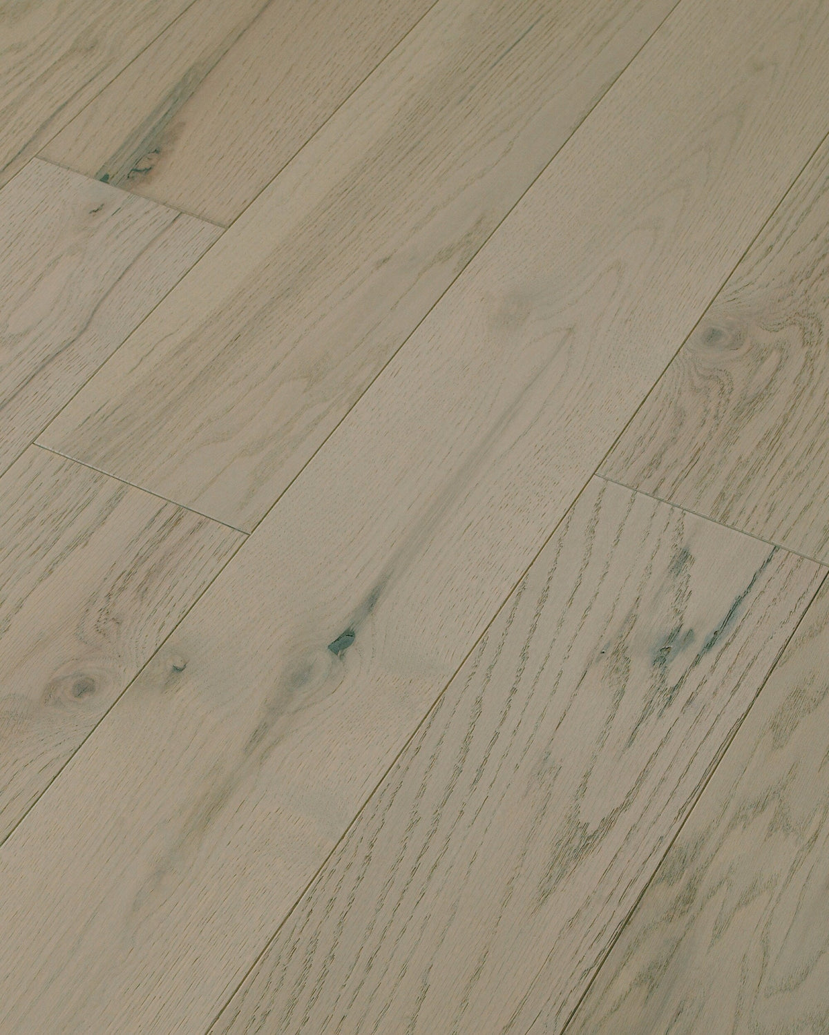 Shaw Oak Killian hardwood flooring — color and finish detail