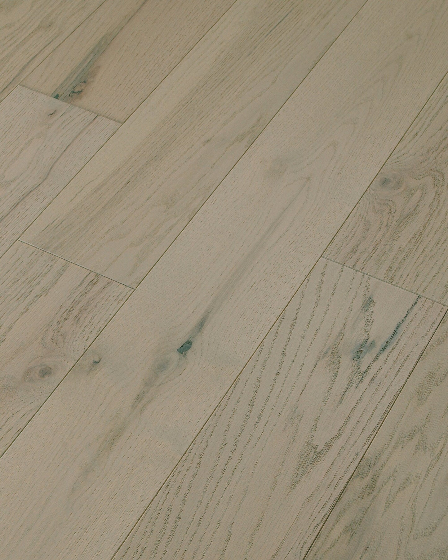 Shaw Oak Killian hardwood flooring — color and finish detail