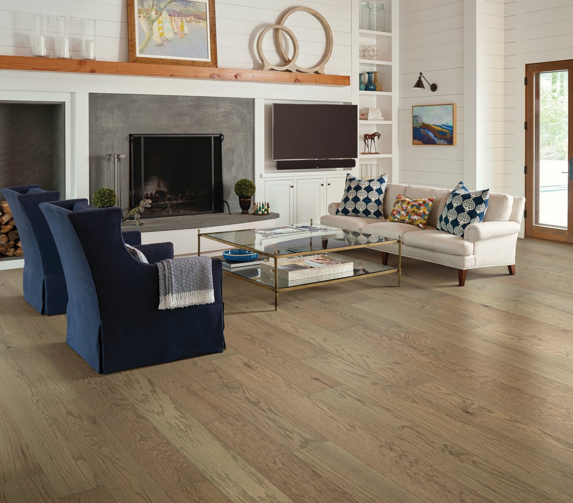 Shaw Oak Kelby hardwood flooring — installed room view