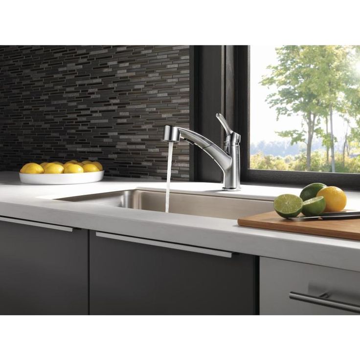 Delta Collins Arctic Stainless 1-Handle Deck-Mount Pull-Out Handle Kitchen Faucet (Deck Plate Included)