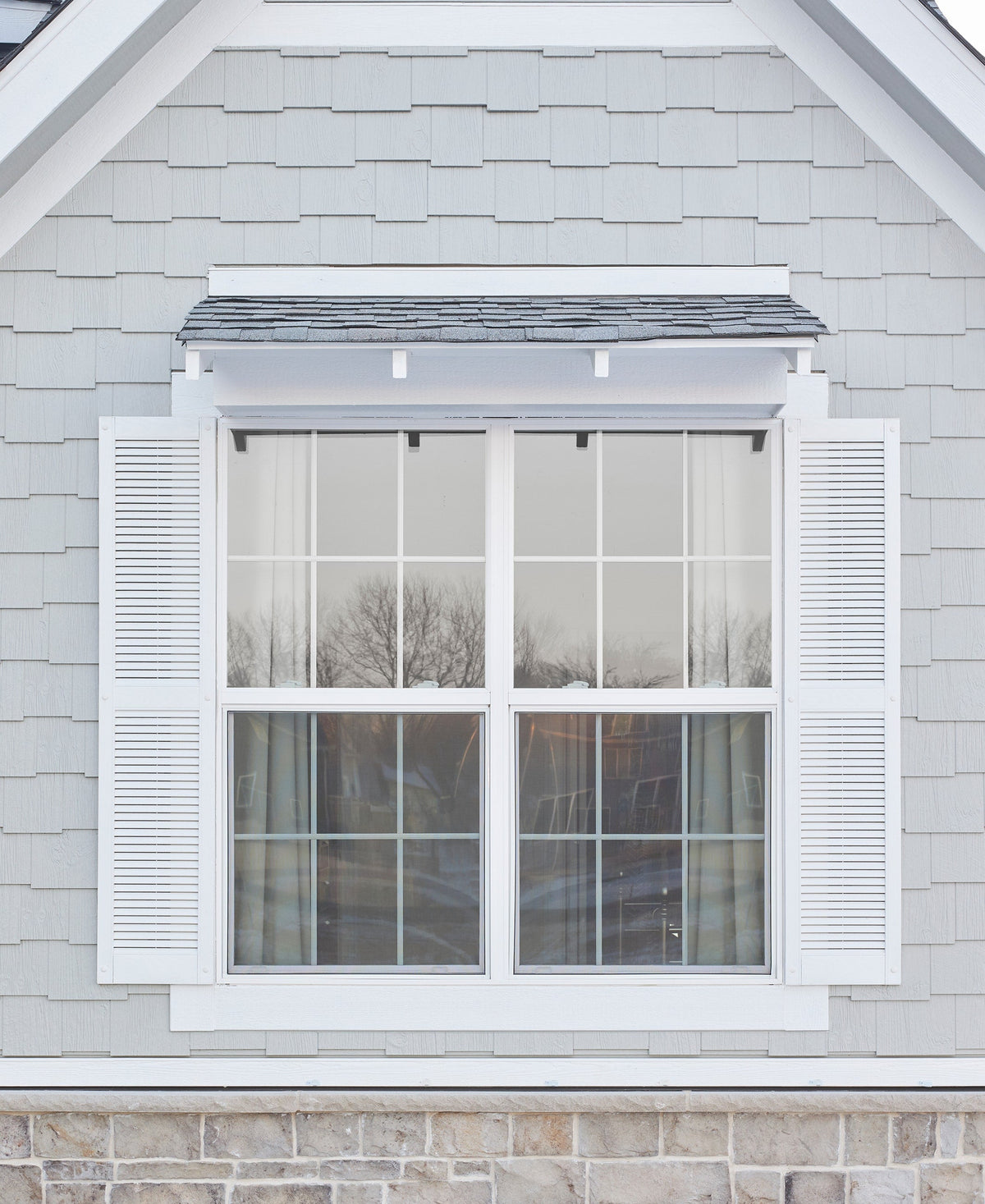 Pella 150 Series Replacement 35-1/2-in x 37-1/2-in White Vinyl Low-E Argon Double-Hung Window with Grids, Full Screen Included