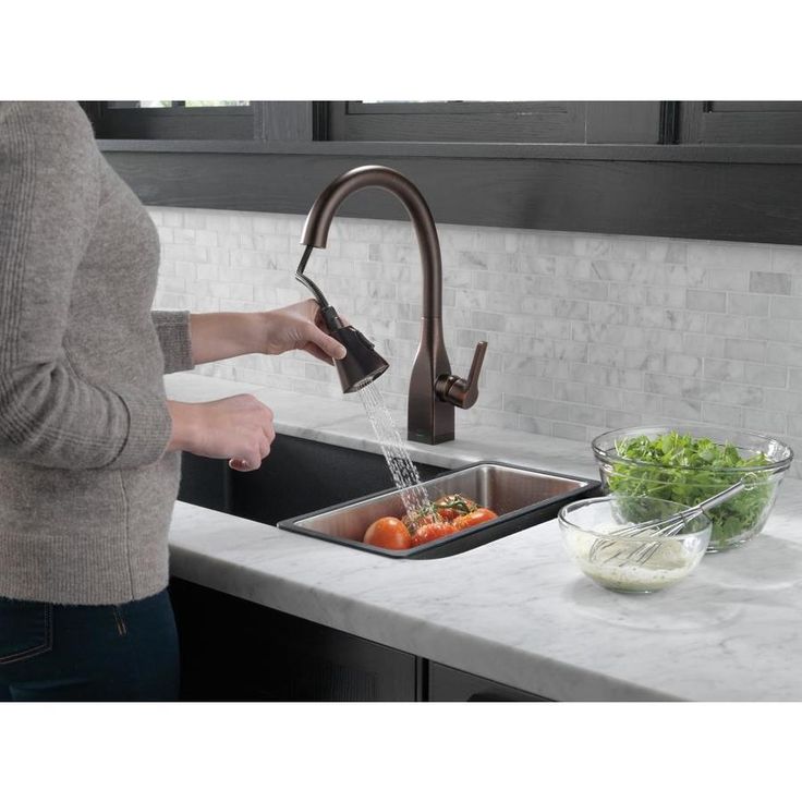 Delta Mateo Touch2O Venetian Bronze 1-Handle Deck-Mount Pull-Down Touch Kitchen Faucet