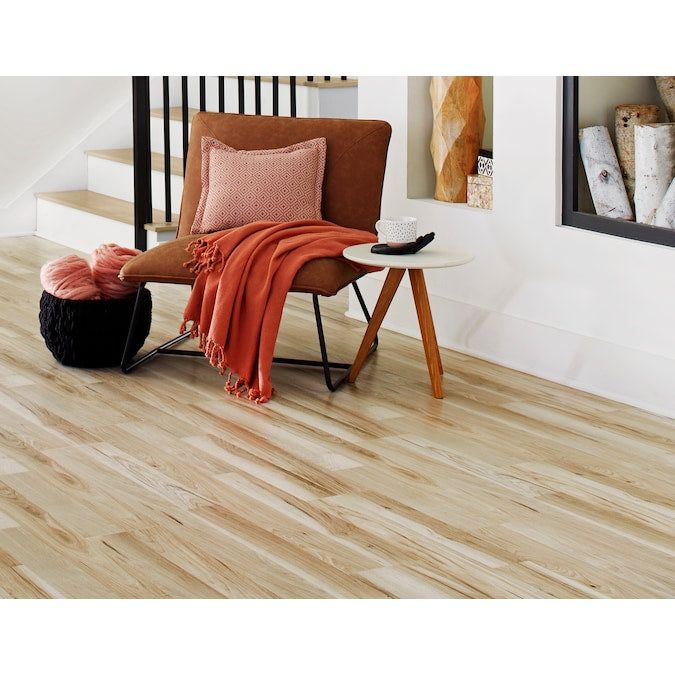 Style Selections Hennigan Hickory 7-mm T x 7-in W x 50-in L Wood Plank Laminate Flooring (26.8-sq ft / Carton)