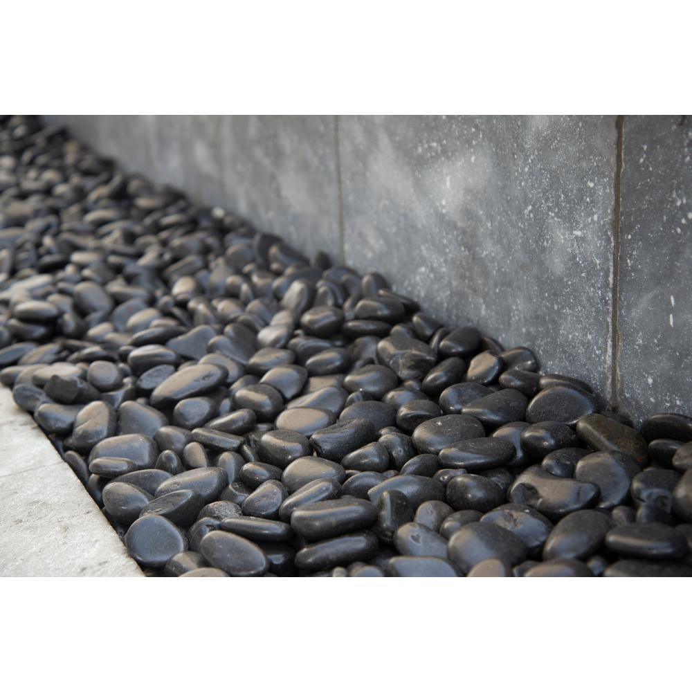 Black Polished 0.5 cu. ft . 0.75 to 1.25 in. Pebbles. 40 lb. Bag (28 Bags / Pallet) - Super Arbor