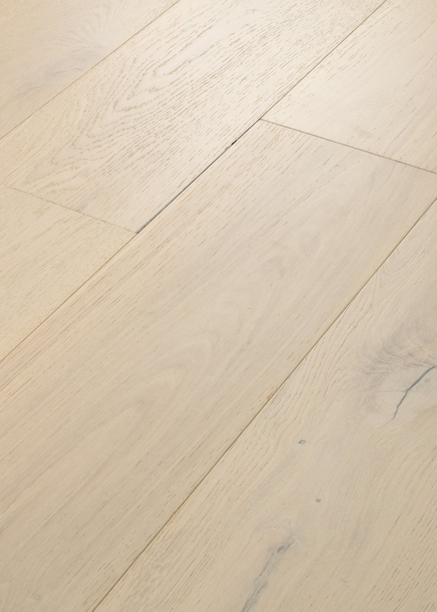 Shaw White oak Tremont hardwood flooring — color and finish detail