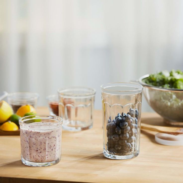 Able 8-Piece Clear Glass Drinkware Set with Lids