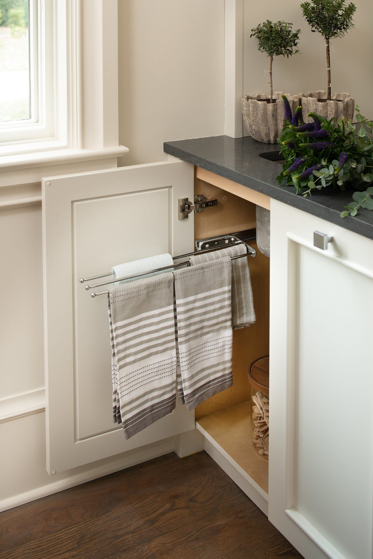 Rev-A-Shelf 5-in W x 1.25-in H Metal Pull-Out Cabinet-Mount Towel Holder, Chrome