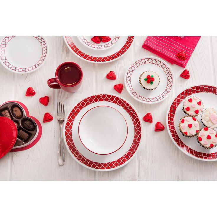 16-Piece Patterned Crimson Trellis Glass Dinnerware Set (Service for 4)