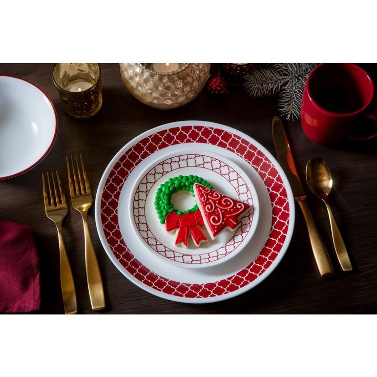 16-Piece Patterned Crimson Trellis Glass Dinnerware Set (Service for 4)