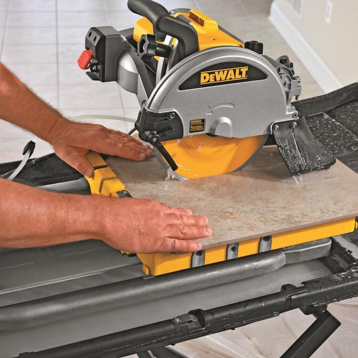 DEWALT 10-in 15-Amp Wet Tabletop Sliding Table Tile Saw