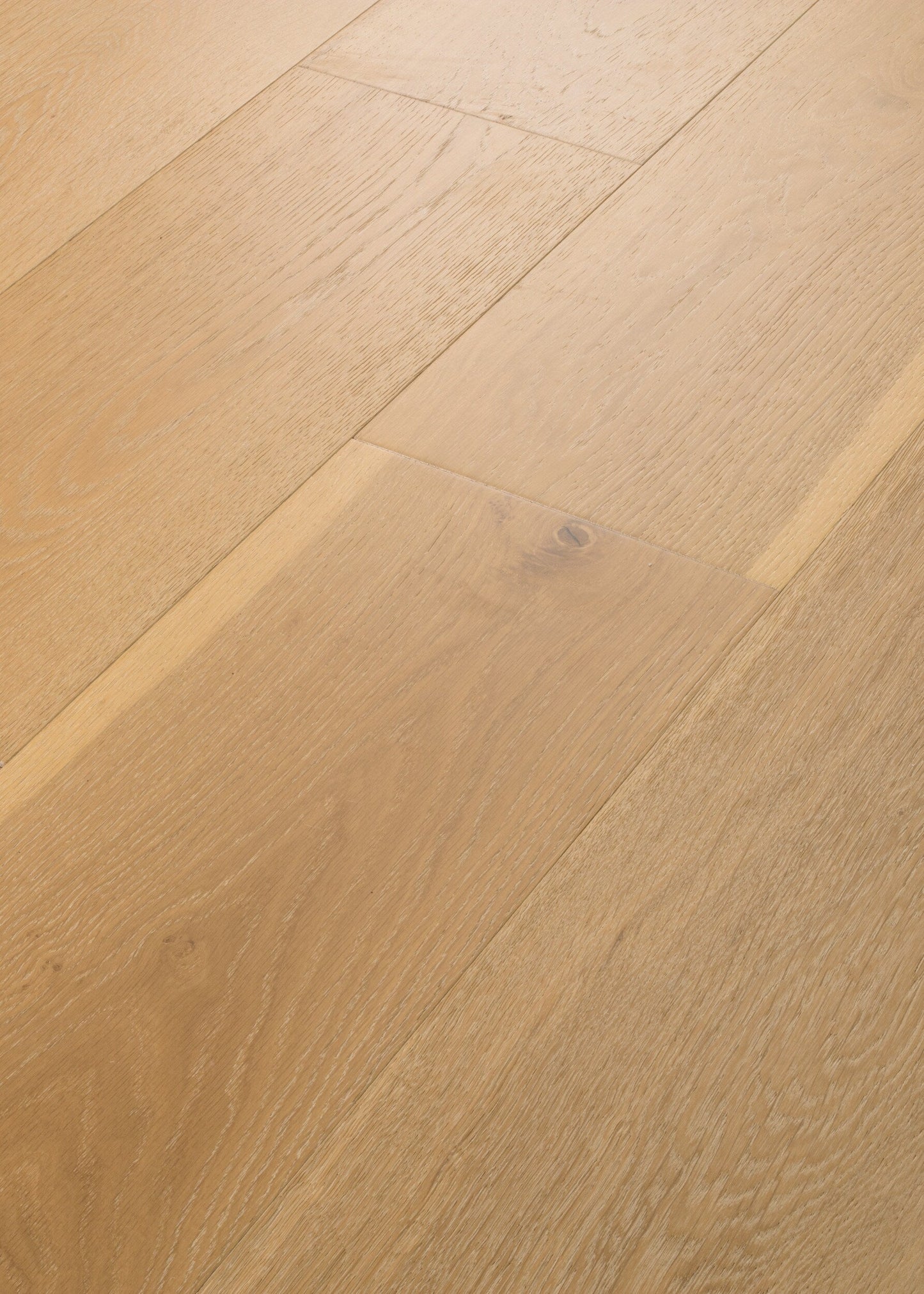 Shaw White oak Wilshire hardwood flooring — color and finish detail