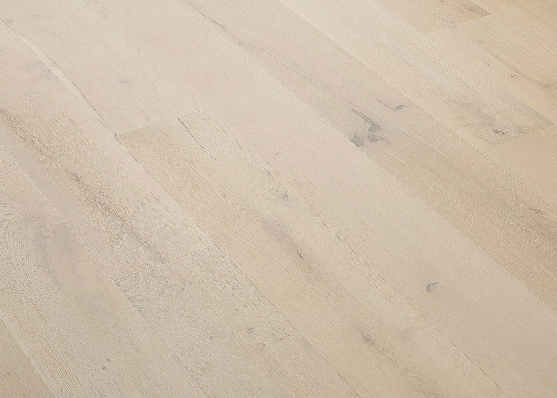 Element Flooring European white oak Evening White hardwood flooring — carton and plank detail