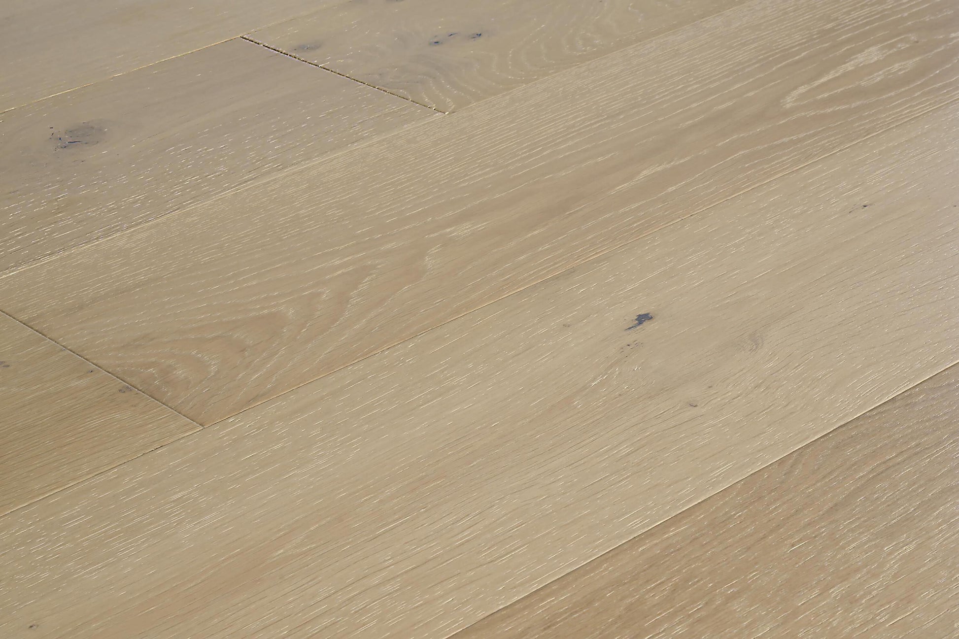 Element Flooring European white oak Gillen hardwood flooring — carton and plank detail