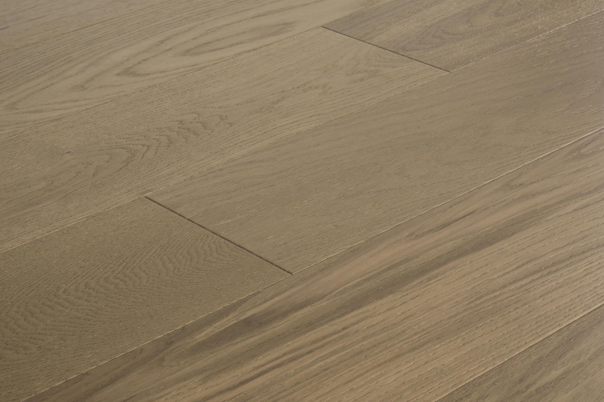 Element Flooring European white oak Gideon hardwood flooring — carton and plank detail
