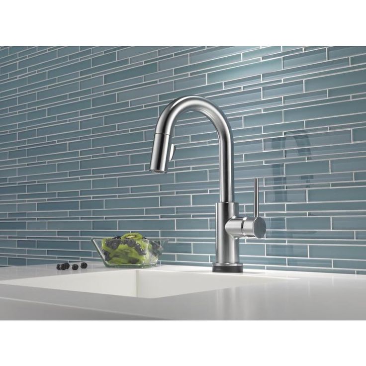 Delta Trinsic Touch2O Arctic Stainless 1-Handle Deck-Mount Pull-Down Touch Kitchen Faucet