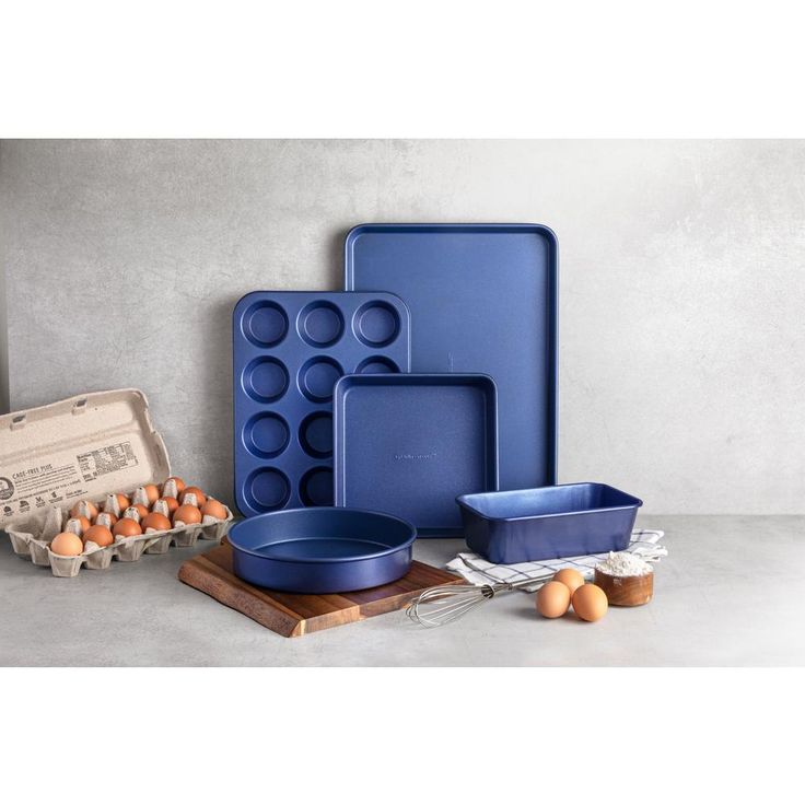 Classic Blue Pro 0.8MM Gauge Titanium and Diamond Infused Non-Stick 5 Piece Bakeware Set