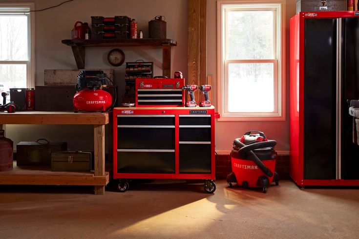 CRAFTSMAN 6-Gallon Single Stage Portable Electric Pancake Air Compressor (3-Tools Included)