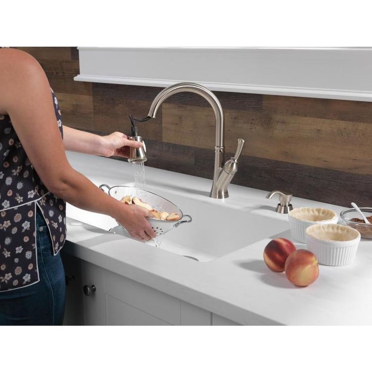 Delta Savile Stainless 1-Handle Deck-Mount Pull-Down Handle Kitchen Faucet (Deck Plate Included)