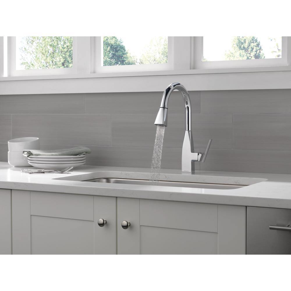 Xander Single-Handle Pull-Down Sprayer Kitchen Faucet in Chrome - Super Arbor