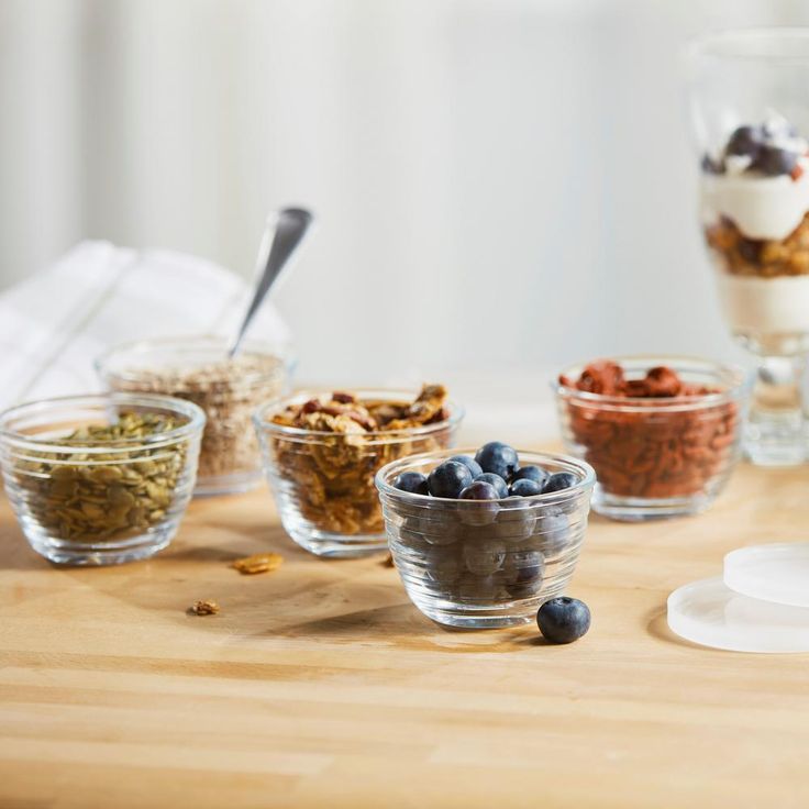 8-piece Small Glass Bowl Set with Lids