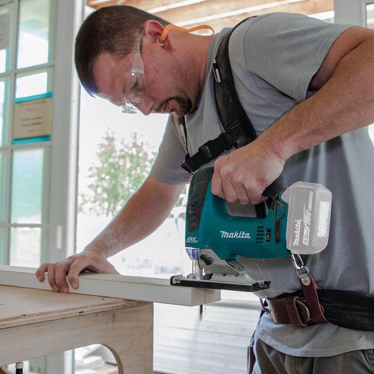 18-Volt LXT Lithium-Ion Brushless Cordless Jig Saw, Tool Only with Bonus 18-Volt LXT Lithium-Ion 5.0 Ah Battery