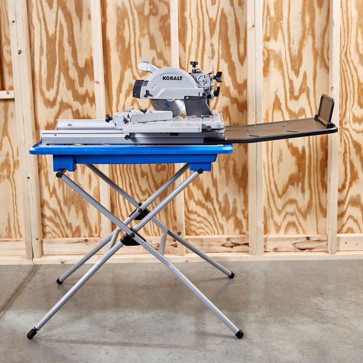 Kobalt 7-in 10-Amp Wet Sliding Table Tile Saw with Stand