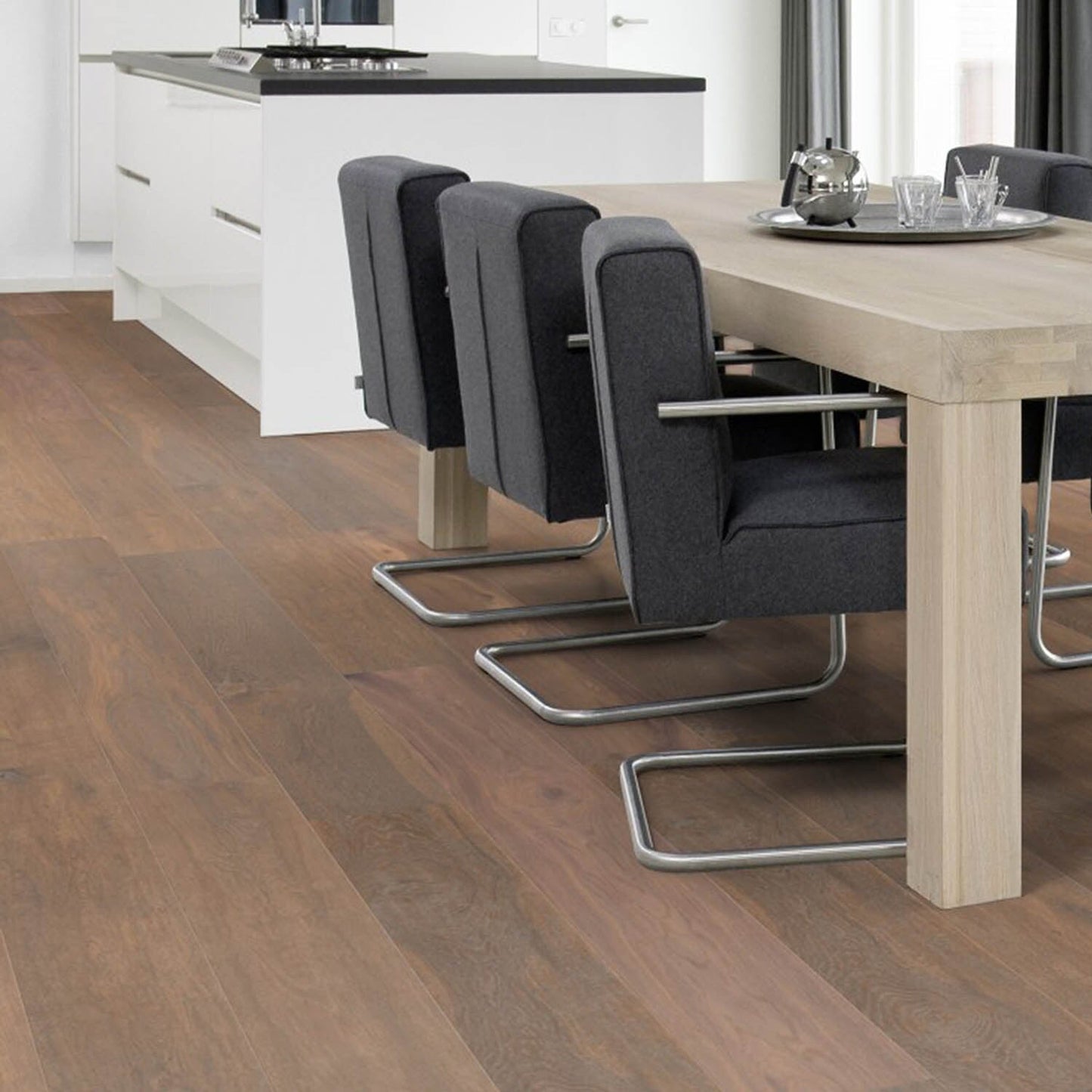 Solidfloor Oak K2 hardwood flooring — installed room view