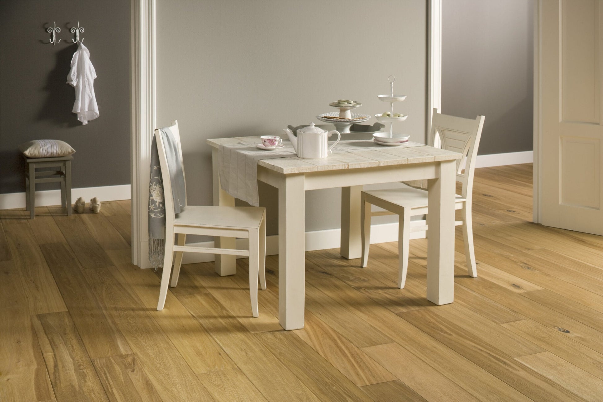 Solidfloor Oak Nevada hardwood flooring — installed room view