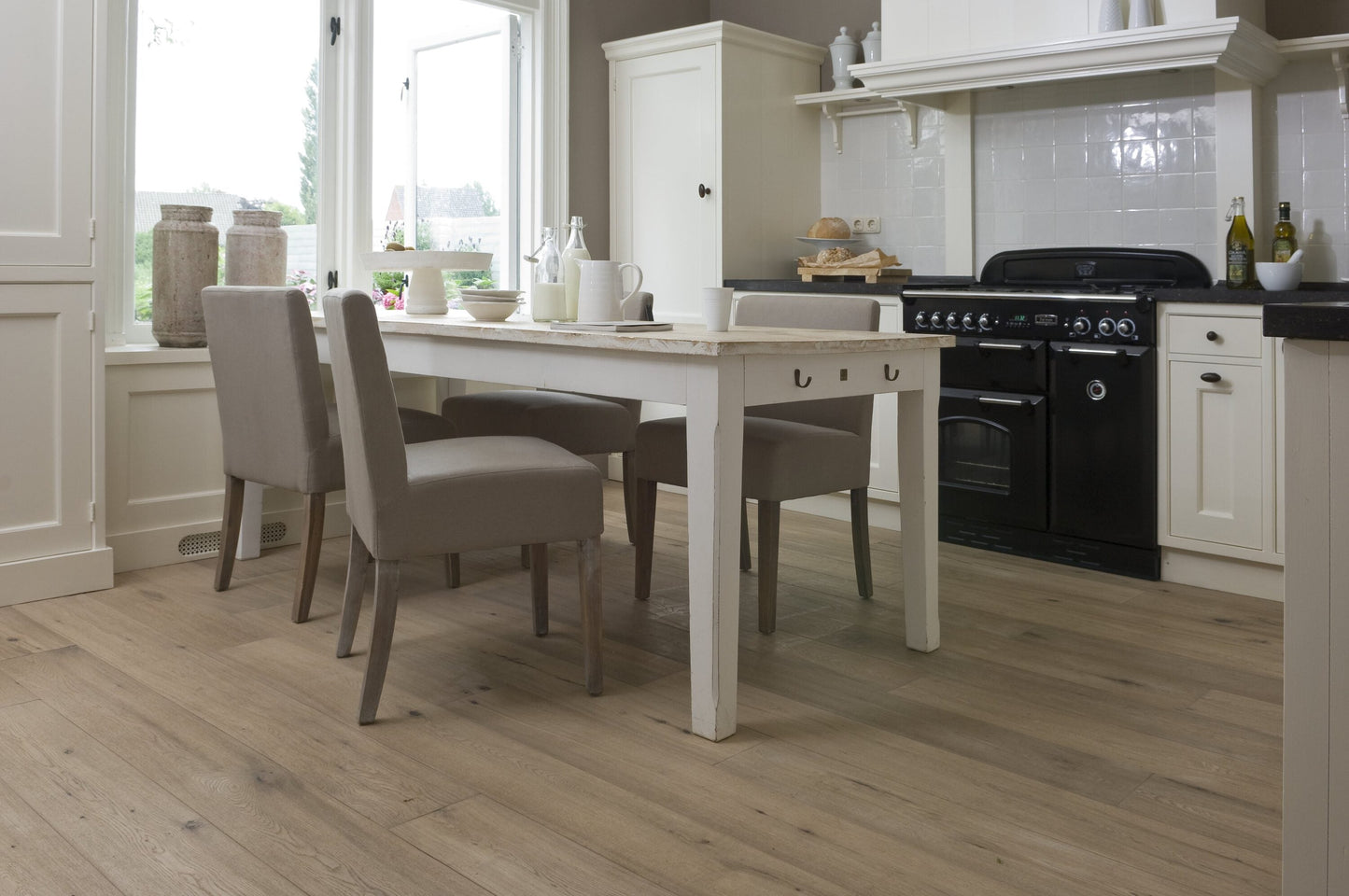 Solidfloor Oak Alaska hardwood flooring — installed room view