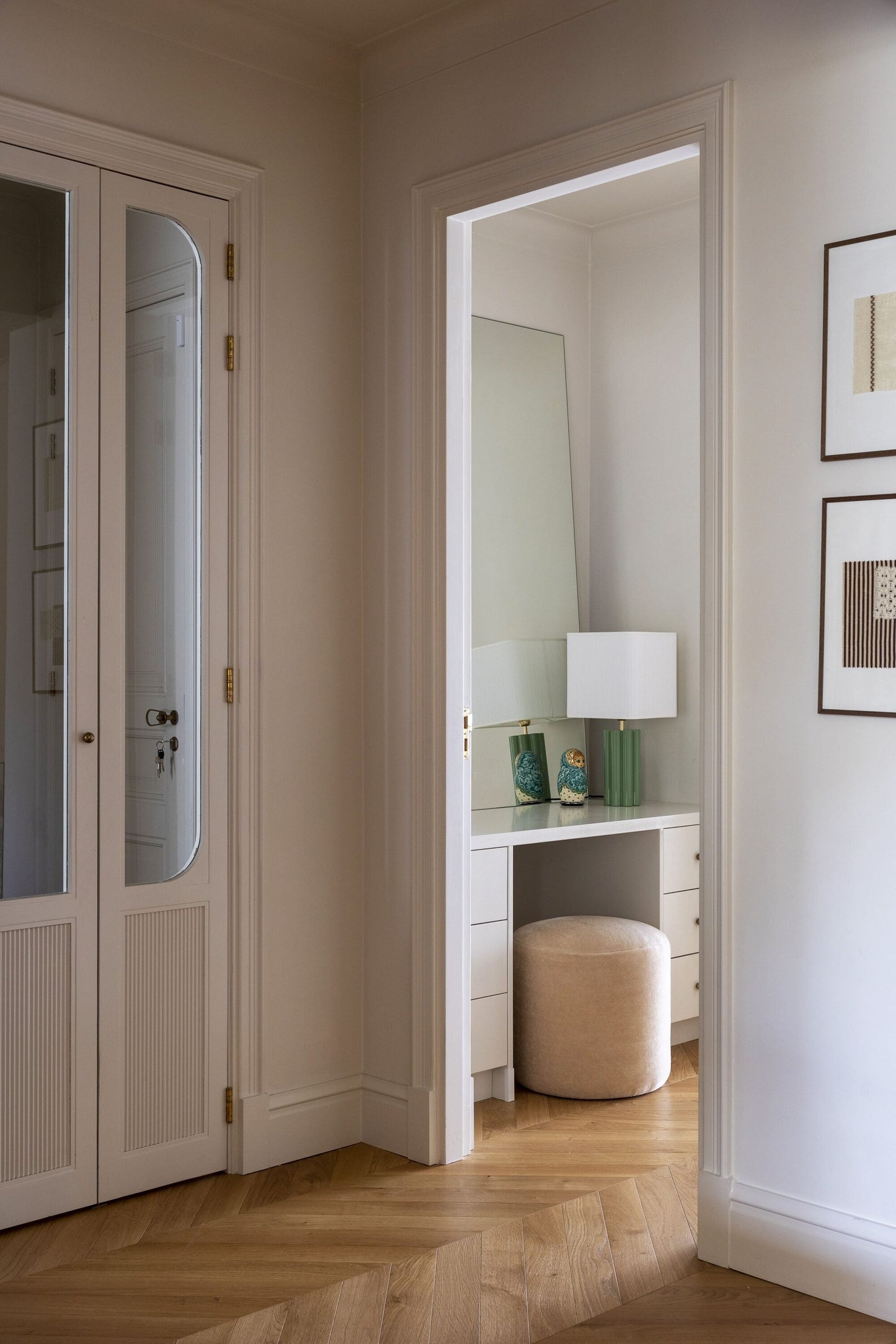 Solidfloor Oak Windsor Chevron hardwood flooring — surface grain detail