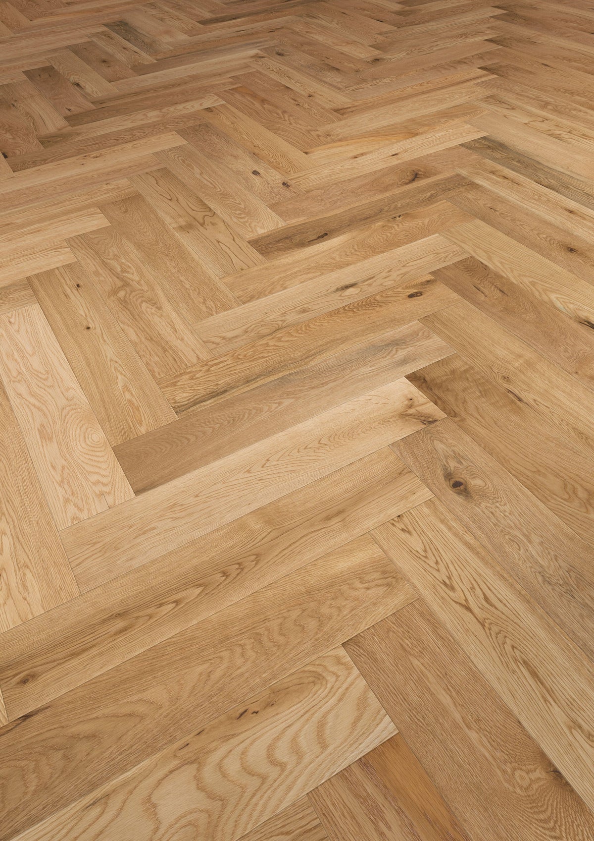 Solidfloor Oak Windsor Herringbone hardwood flooring — carton and plank detail