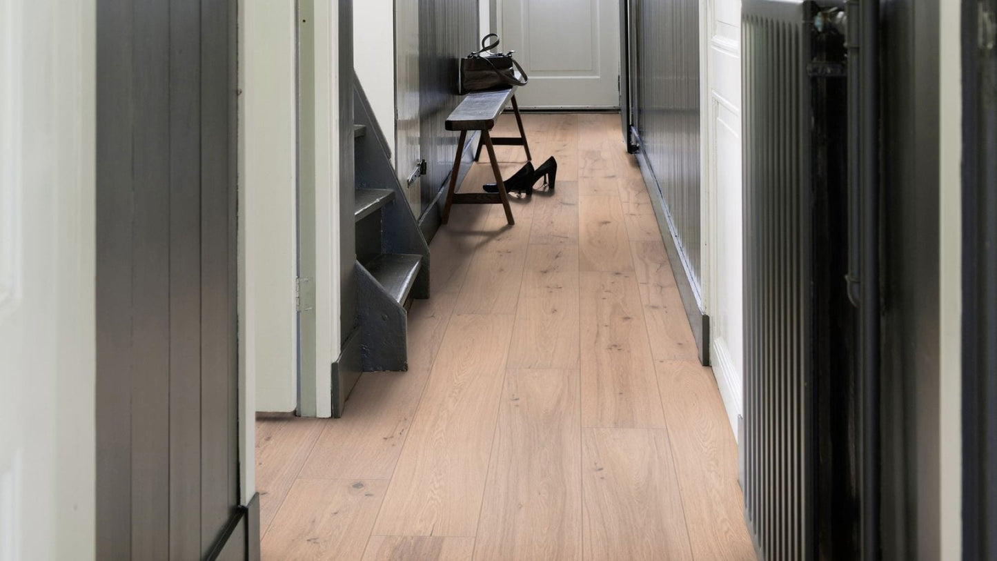 Solidfloor Oak Arctic hardwood flooring — color and finish detail