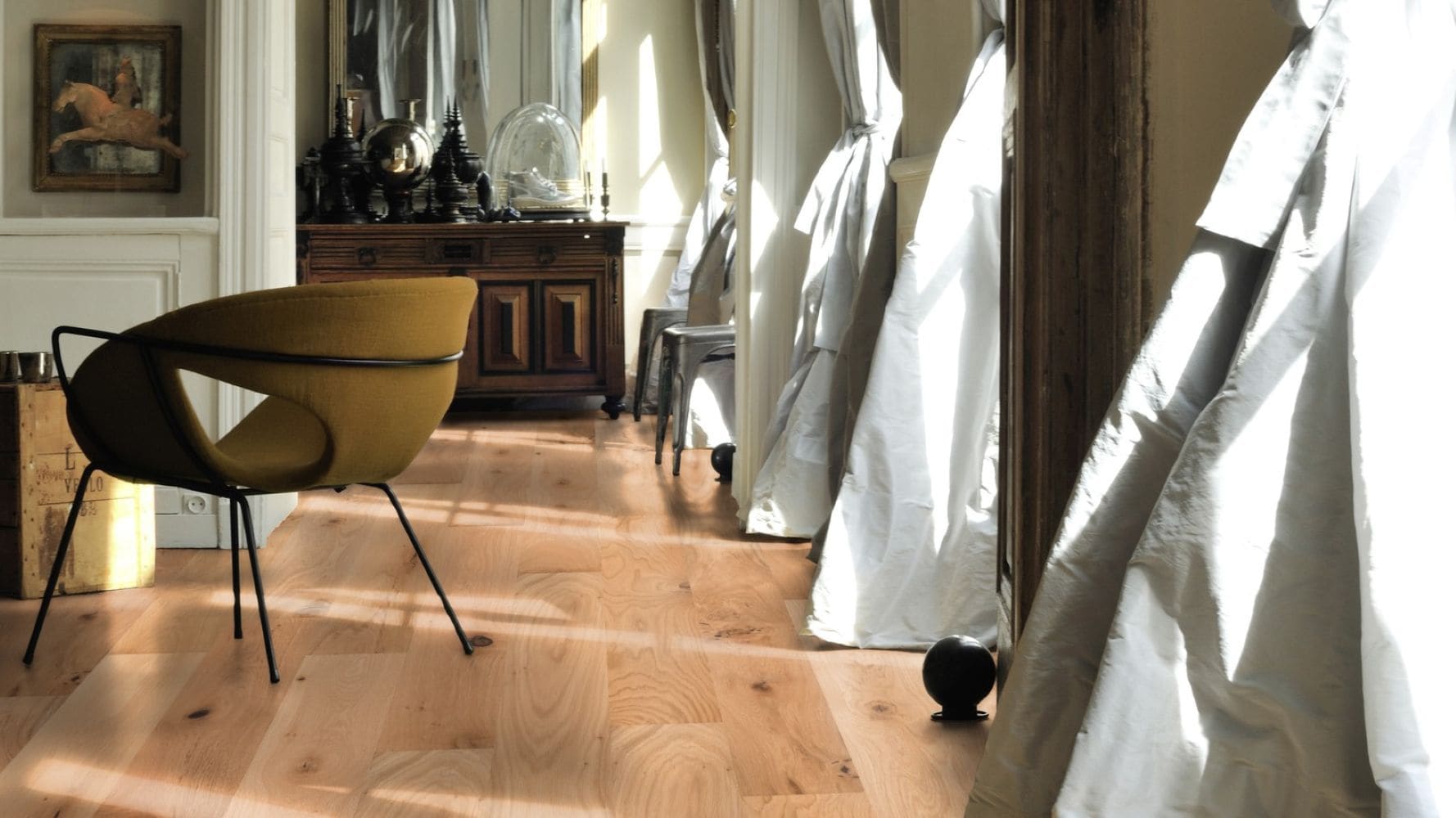 Solidfloor Oak Prairie Natural hardwood flooring — carton and plank detail