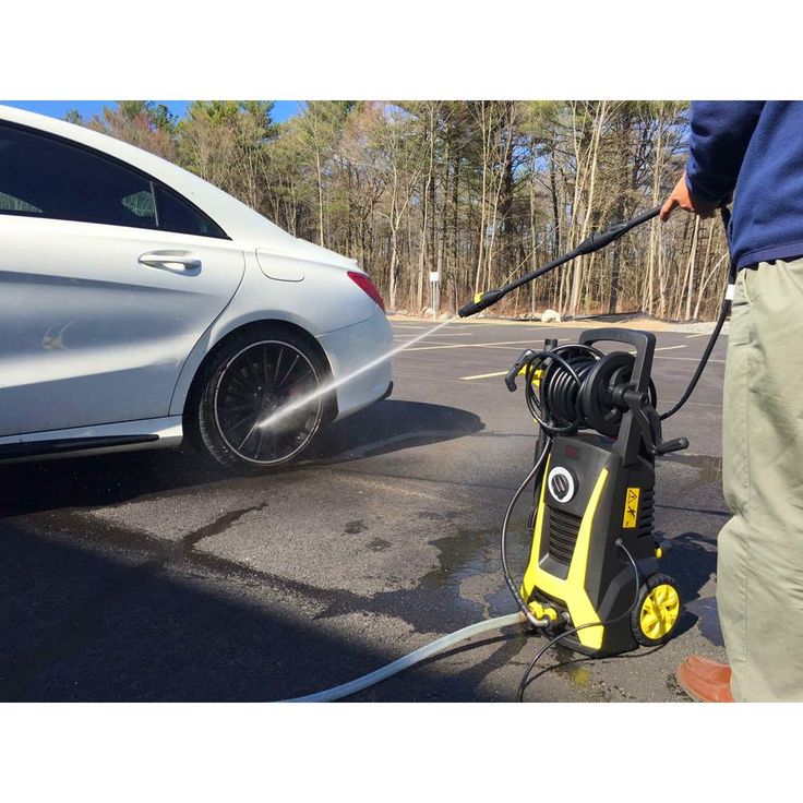 Realm 2000 PSI 1.60 GPM 13 Amp Electric Pressure Washer