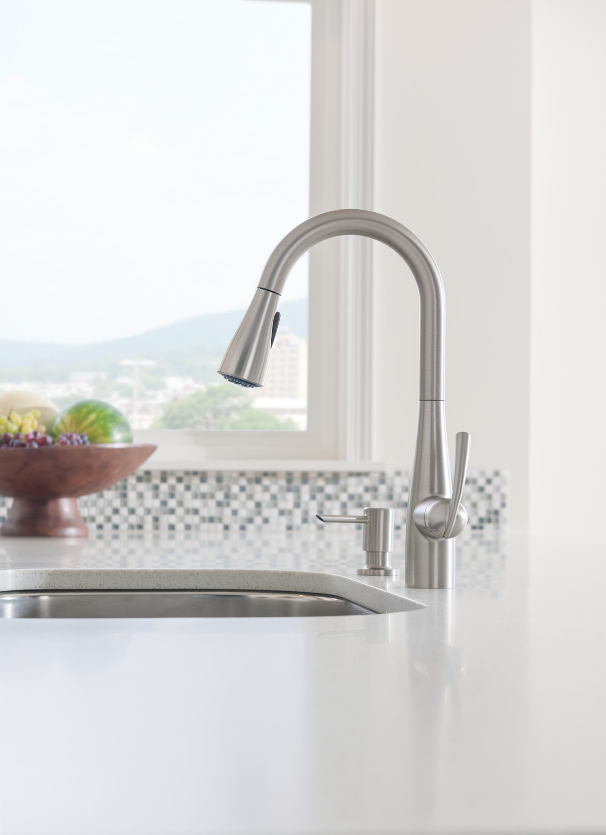 Moen Essie Single-Handle Pull-Down Kitchen Faucet with Reflex and Power Clean, Spot Resist Stainless (87014SRS)