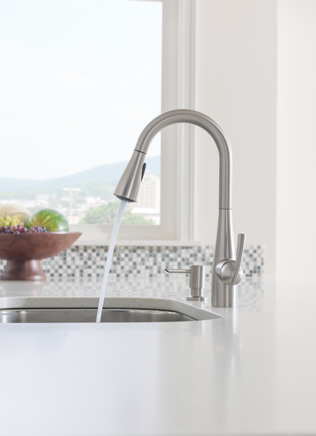Moen Essie Single-Handle Pull-Down Kitchen Faucet with Reflex and Power Clean, Spot Resist Stainless (87014SRS)