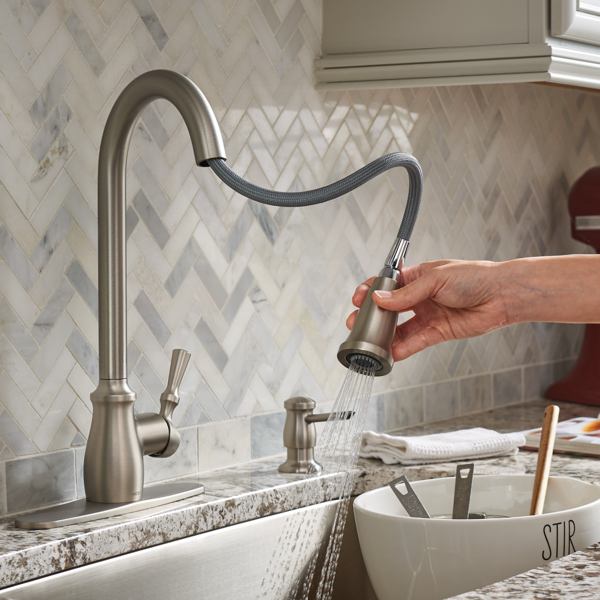 Moen Fieldstone Single-Handle Pull-Down Kitchen Faucet with Reflex & Power Clean, Spot Resist Stainless