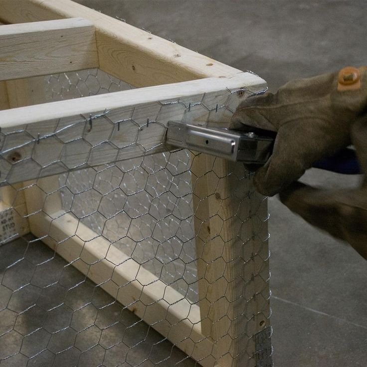 Everbilt 1 in. Mesh 2 ft. x 25 ft. 20-Gauge Galvanized Steel Poultry Netting