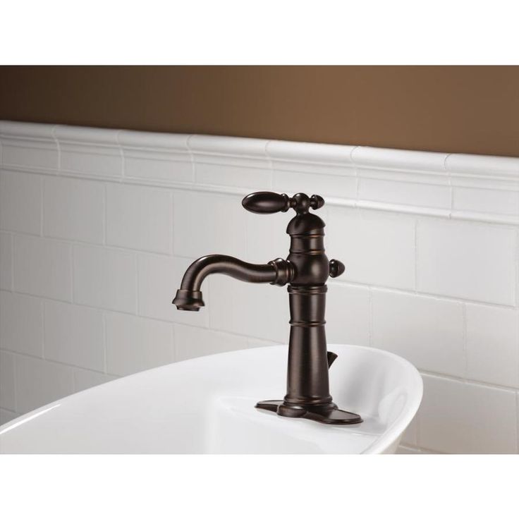 Delta Victorian Venetian Bronze 1-handle Single Hole/4-in Centerset WaterSense Bathroom Sink Faucet with Drain