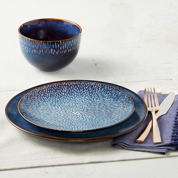 Matisse 16-Piece Contemporary Cobalt Earthenware Dinnerware Set (Service for 4)