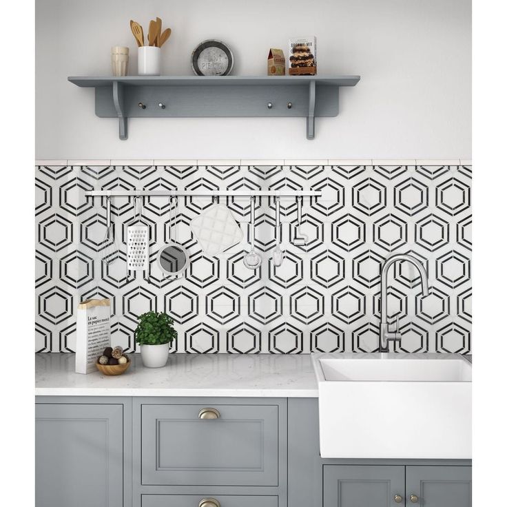 MSI Georama Nero 13 in. x 11 in. x 10mm Polished Marble Mesh-Mounted Mosaic Tile (9.9 sq. ft. / case)