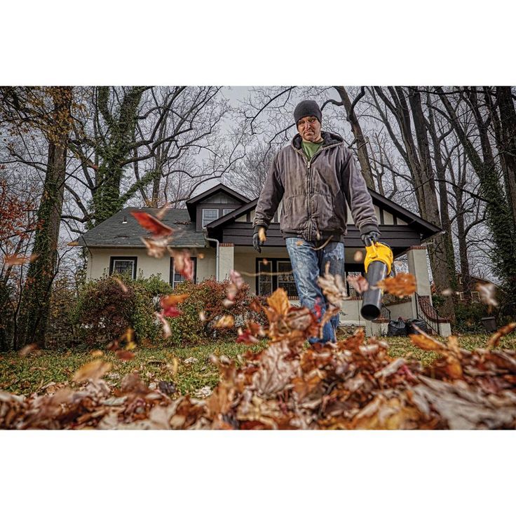 DEWALT 90 MPH 400 CFM 20V MAX Lithium Ion Cordless Handheld Leaf Blower with (2) 5.0Ah Battery and Charger Included